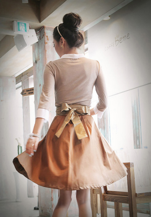 Mẫu chân váy xếp ly cho dân công sở - 15
