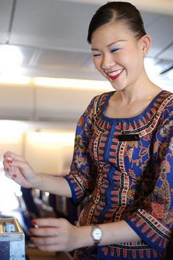 Những nữ tiếp viên hàng không xinh đẹp trên thế giới - 2