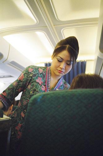 Những nữ tiếp viên hàng không xinh đẹp trên thế giới - 6