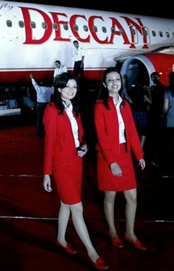 Những nữ tiếp viên hàng không xinh đẹp trên thế giới - 20