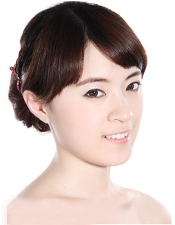 Video làm tóc: Kiểu tóc búi đi dự tiệc - 1
