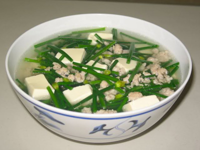 Cây hẹ chữa ho, chữa hóc xương cá - 1