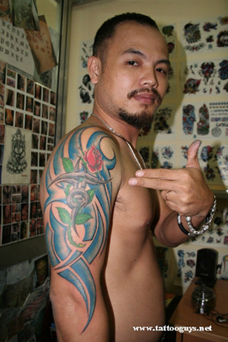 Ngắm hình xăm "khủng” của sao Việt - 2
