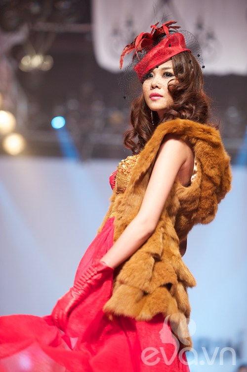 "Vơ- đét" Thanh Hằng kiêu kì sắc xuân - 3
