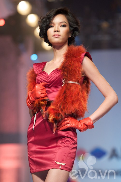 "Vơ- đét" Thanh Hằng kiêu kì sắc xuân - 12