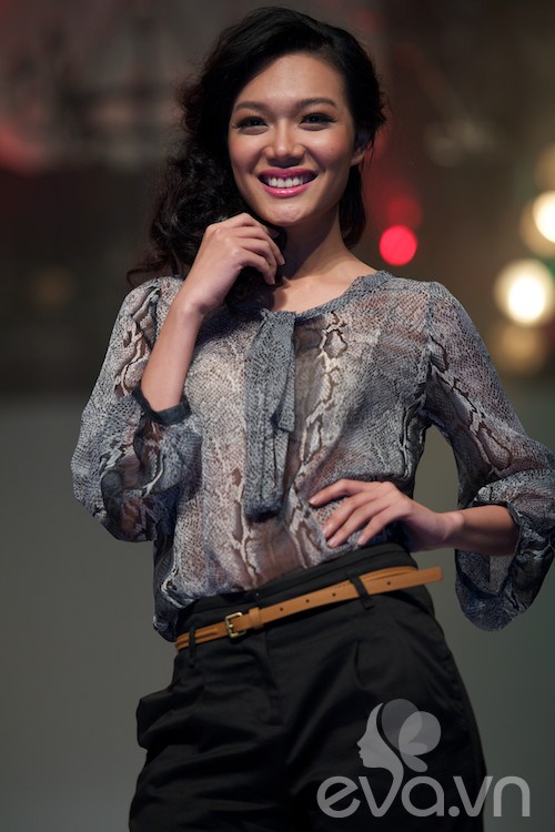 "Vơ- đét" Thanh Hằng kiêu kì sắc xuân - 25
