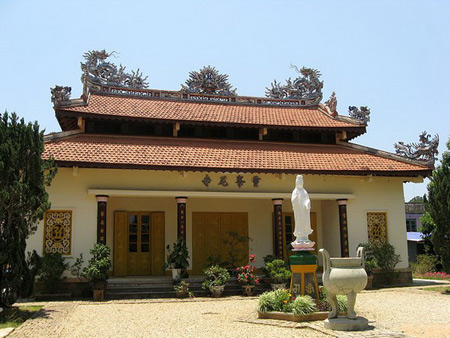 Những ngôi chùa tuyệt đẹp ở Đà Lạt - 5