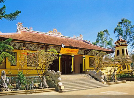 Những ngôi chùa tuyệt đẹp ở Đà Lạt - 8