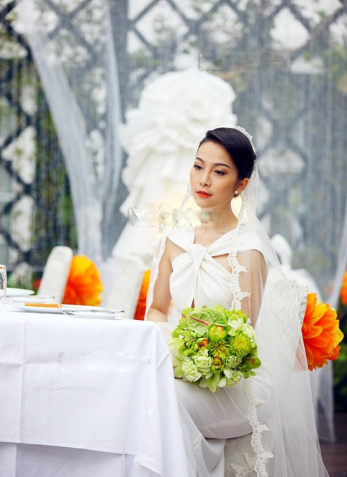 Linh Nga khoe ảnh kỷ niệm ngày cưới đẹp lung linh - 1