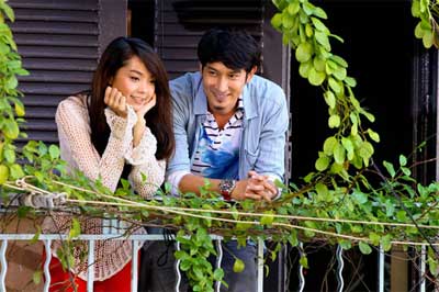 Những 'nụ hôn cuồng nhiệt' trong phim Việt tết này - 1