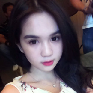 Ngọc Trinh lại khoe ảnh "tự sướng" - 4