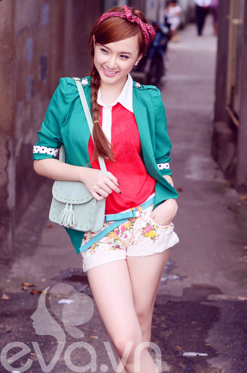 Ngắm Phương Trinh chân thon dài lướt phố - 3