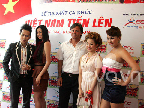 Lộ ảnh thân mật Lương Bích Hữu - Khánh Đơn - 4