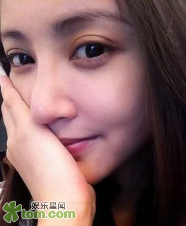 Trương Hâm Nghệ khoe ảnh "tự sướng" cực xinh - 3