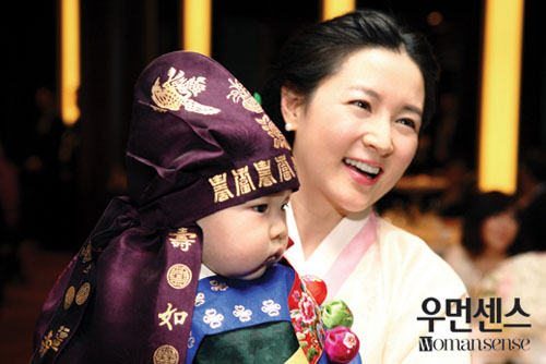 Ngắm cặp song sinh đáng yêu của Lee Young Ae - 3