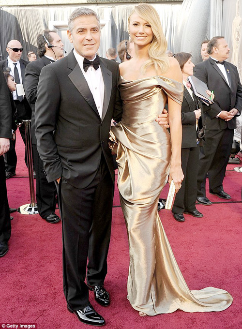 George Clooney quấn quýt bồ tại Oscar 2012 - 1