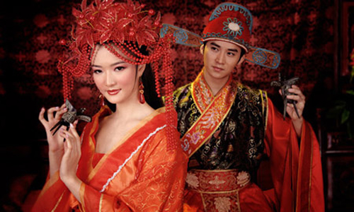 Hé lộ 'tình một đêm' của vua chúa Việt Nam - 3