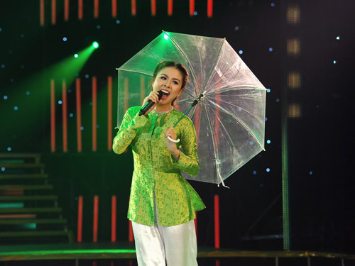 "Cô Thắm" Vân Trang khiến khán giả thích thú - 1
