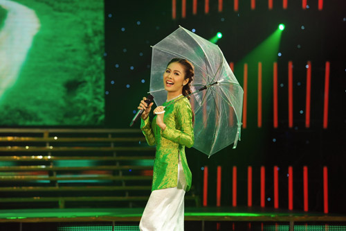 "Cô Thắm" Vân Trang khiến khán giả thích thú - 3