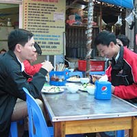Cơm bụi “lao đao” vì thịt siêu nạc