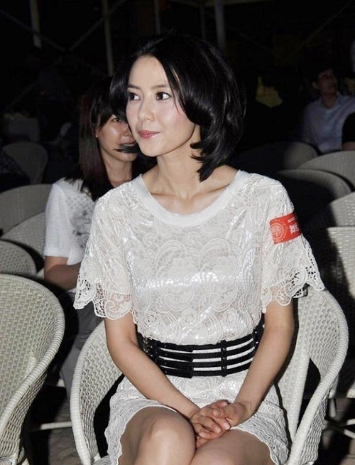Giao mùa chọn váy ren trắng như Sao - 11