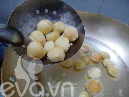 nam moi voi banh vien chien thom ngon - 8