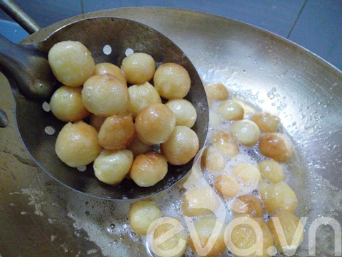 nam moi voi banh vien chien thom ngon - 9