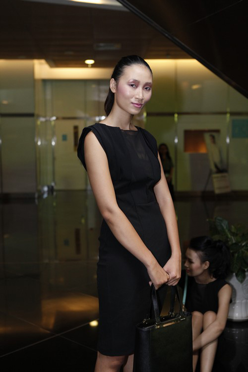 dan mau dong loat goi cam voi sac den - 8