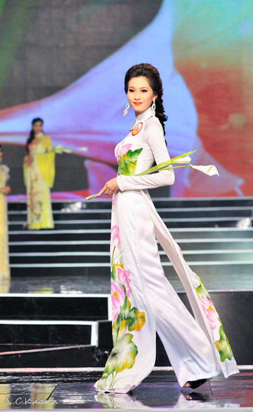 10 my nhan mac ao dai dep nhat showbiz - 7