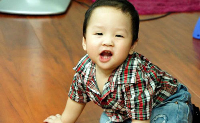 Ngắm con trai đáng yêu của Đan Lê
