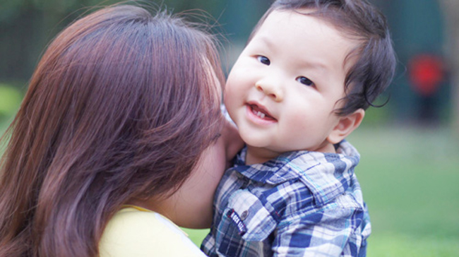 Ngắm con trai đáng yêu của Đan Lê