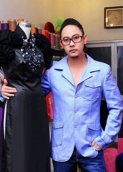 Võ Việt Chung kể xấu làng mẫu Việt - 1