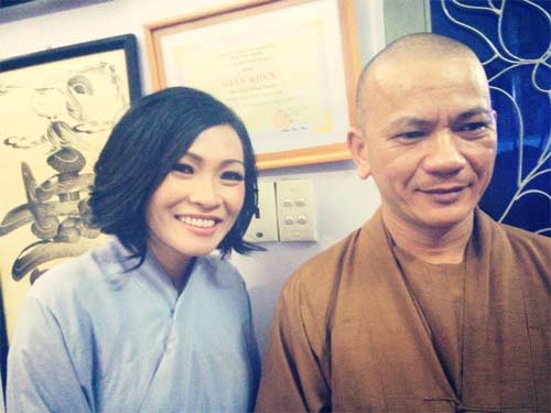 phi thanh van an mac "mat me" len chua - 4