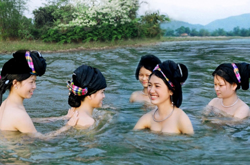 Táo mèo giữ eo thon như sơn nữ Tây Bắc - 2