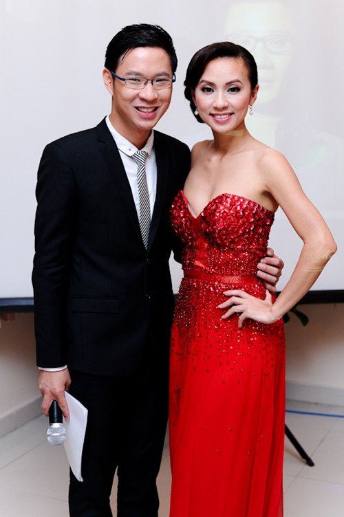 "ban gai" dan truong khoe bau nguc lap lo - 9
