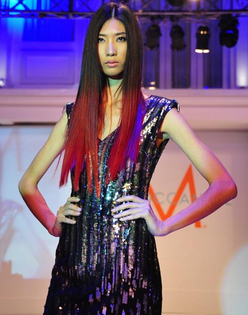 an tuong show trinh dien thoi trang toc thu dong 2013 - 3