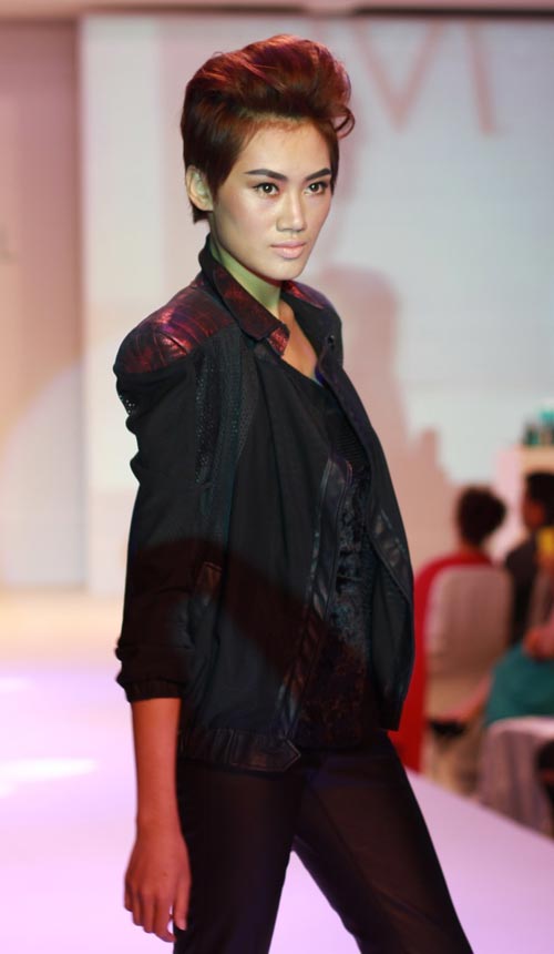 an tuong show trinh dien thoi trang toc thu dong 2013 - 6