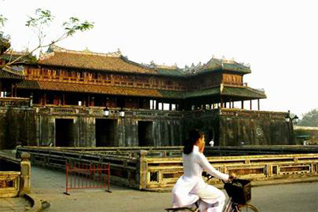 Cuộc đời truân chuyên của ca nữ sông Hương - 2