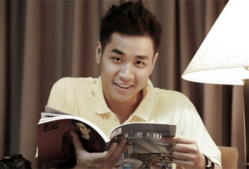 nguyen khang: e trong tu the ngang cao dau - 2
