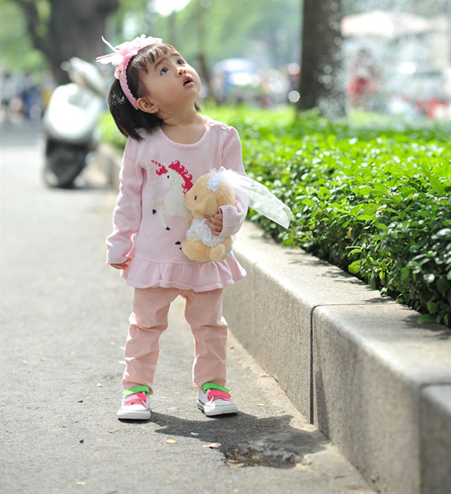 Hôm nay bé thích hẹn hò bạn trai