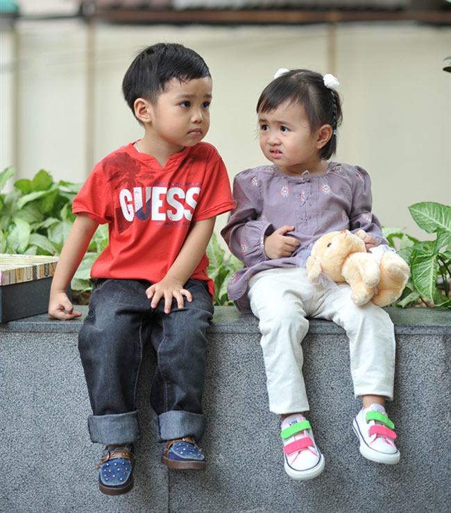 Hôm nay bé thích hẹn hò bạn trai