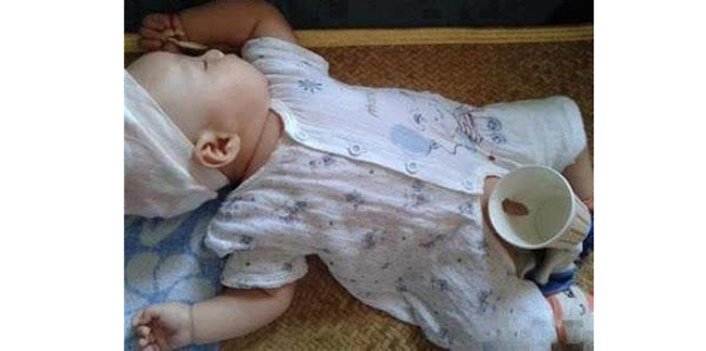 ' Chết ' cười khi nhìn bé ' tương tư '
