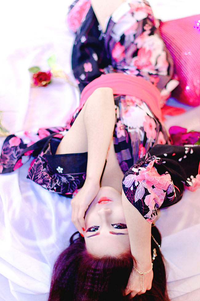 Ngắm nàng Geisha gợi cảm