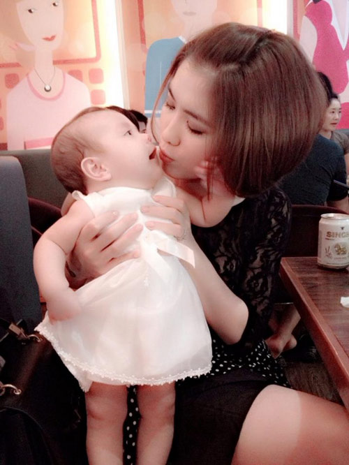 ngam trom ve dep lai cua con gai bich huyen - 2