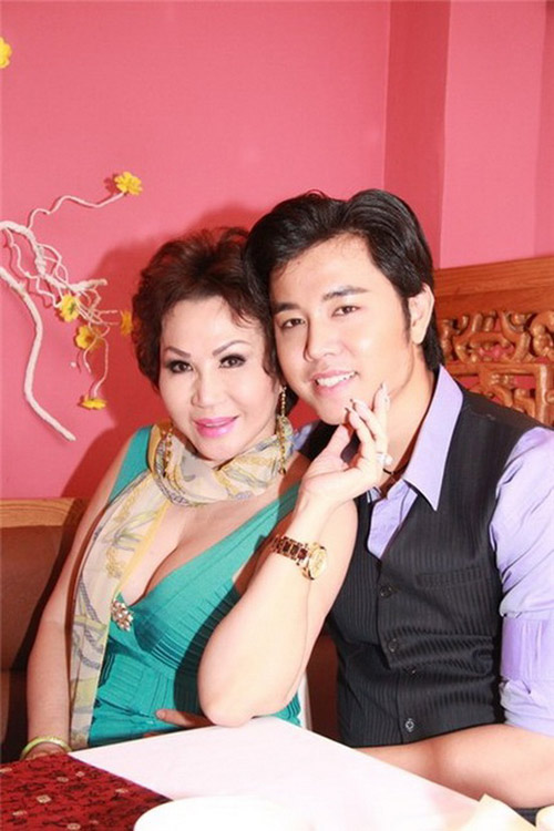 Hoàng Việt: Yvonne Thúy Hoàng “chuẩn girl” - 1