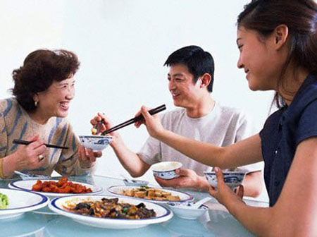 khiep dam, tet, me chong len choi - 1