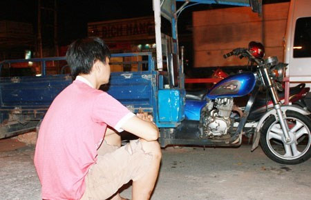 bat tam giam hai thang doi voi 2 nguoi “hoi bia” - 1