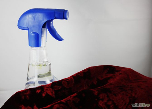 Mẹo làm sạch vết bẩn trên vải nhung 'khó chiều' - 3