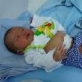 Tin tức - Bị bỏ rơi, bé sơ sinh bị kiến cắn khắp người
