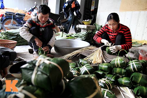 lang 'xuat khau' banh chung tat bat dip tet - 11